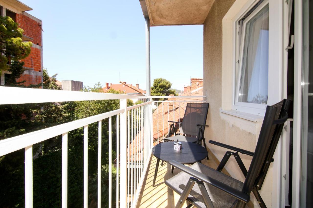 Apartments Dado Split Bagian luar foto