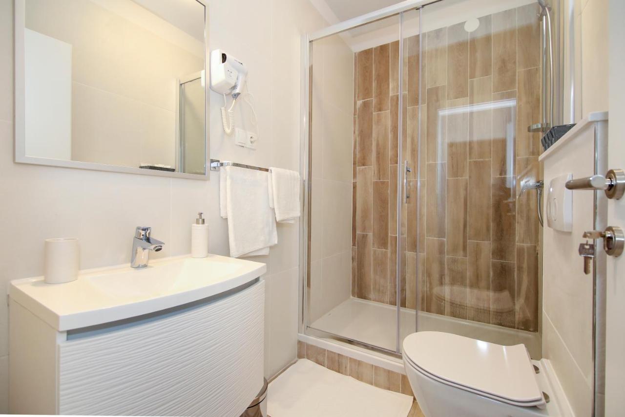 Apartments Dado Split Bagian luar foto