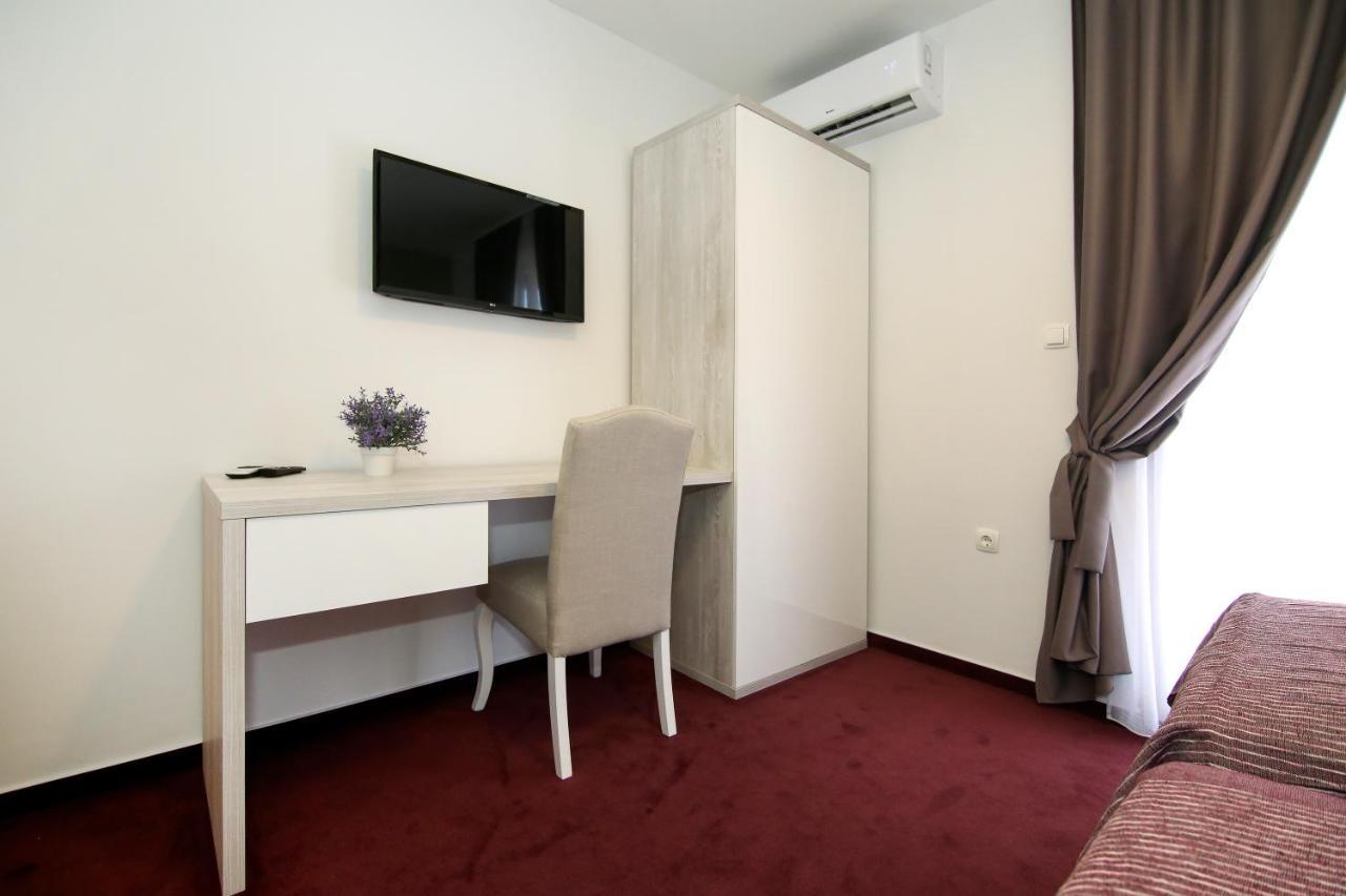 Apartments Dado Split Bagian luar foto