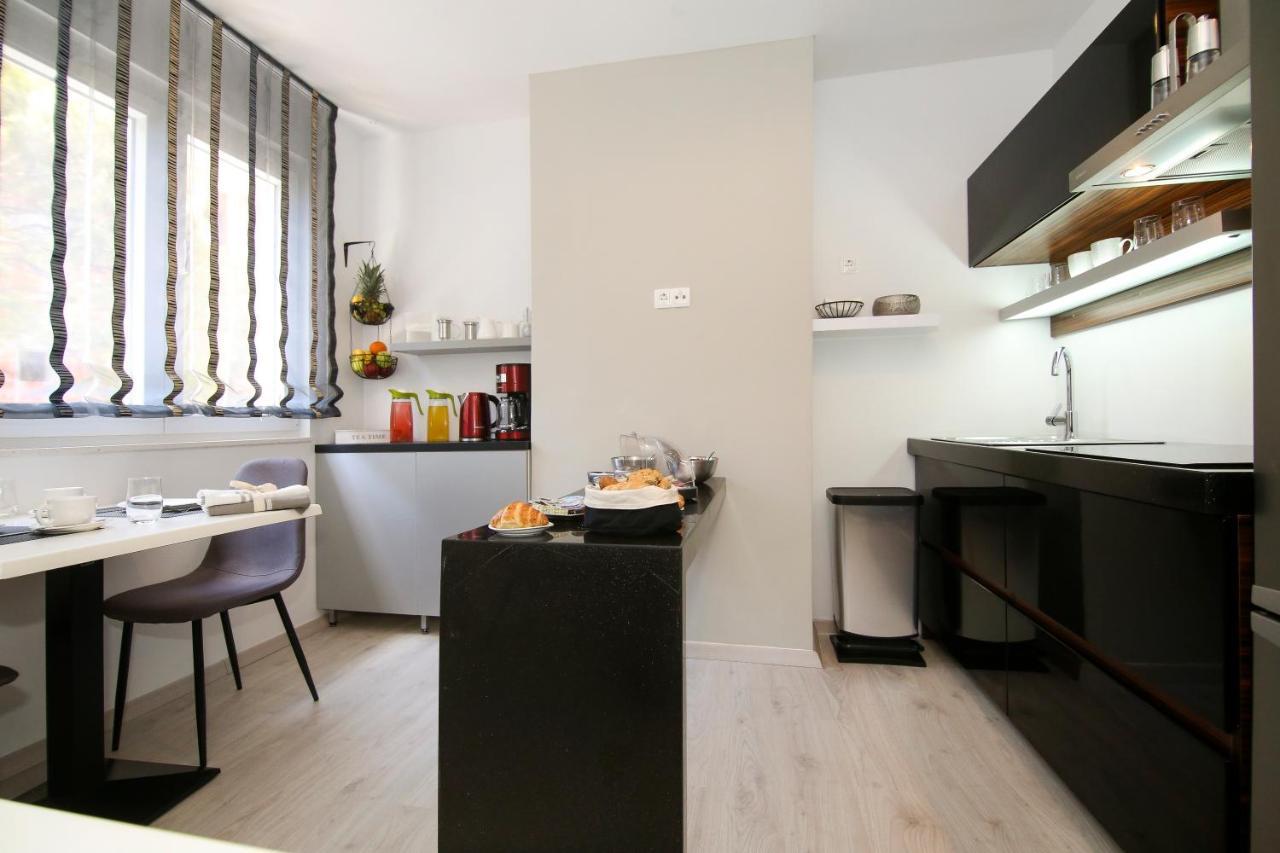 Apartments Dado Split Bagian luar foto