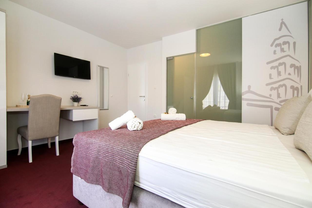 Apartments Dado Split Bagian luar foto