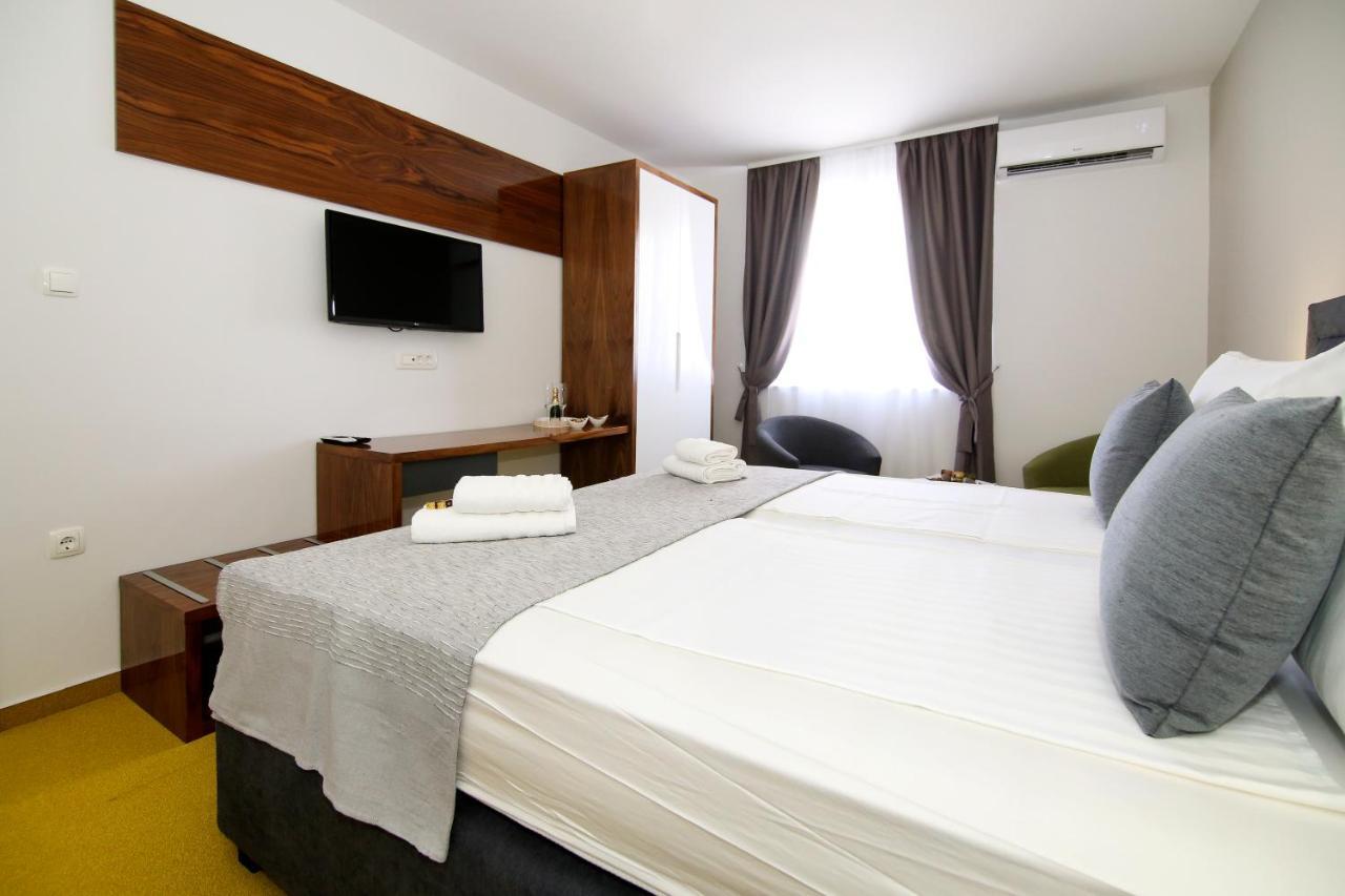 Apartments Dado Split Bagian luar foto