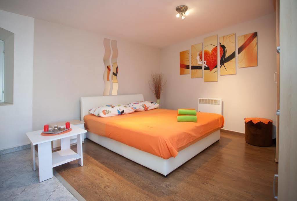 Apartments Dado Split Bagian luar foto